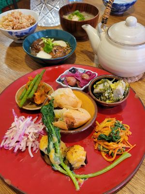 Set lunch menu with Taiwan tea at Hobodo Cafe in Kyoto