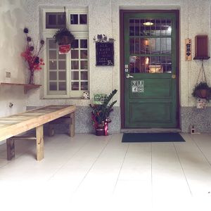 auntie’s apple tree front door at GuGu No PingGuo Shu - Auntie's Apple Tree  in Hsinchu