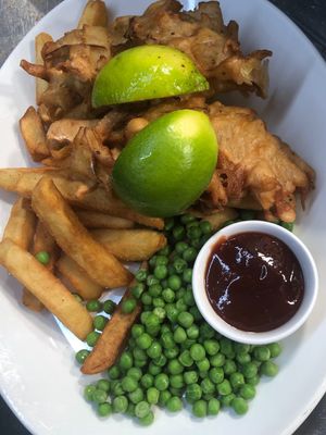 Vegan fish and chips made from banana blossom at The Swan Inn in Lyndhurst