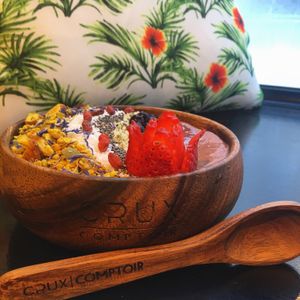 Chikita açai bowl at Crux Comptoir in Montreal