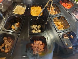 Vegan options at Yolo Pizza in Valencia