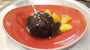 Vegan brownie at Yolo Pizza in Valencia