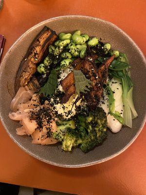 Japoński bowl  at Eden Bistro in Warsaw