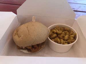 Fried chick’n sandwich with Mac and cheeze  at Vegelicious in Nashville