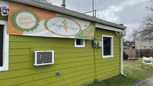 Outside, there’s indoor & outdoor seating  at Vegelicious in Nashville