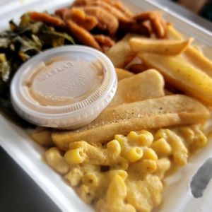 Soul Chic Plate**
Fried Chick, Fries, Mac & Cheese, Greens with a side of Ranch Dressing and a Roll at Vegelicious in Nashville