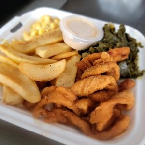 Soul Chic Plate**
Fried Chick, Fries, Mac & Cheese, Greens with a side of Ranch Dressing and a Roll at Vegelicious in Nashville