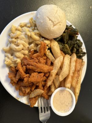 Hot chicken plate  at Vegelicious in Nashville