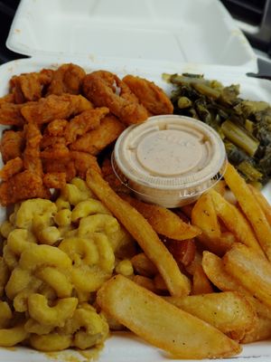 Hot chicken plate at Vegelicious in Nashville