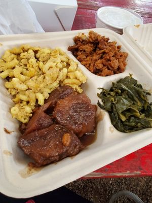 Soul food plate at Vegelicious in Nashville