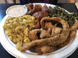Southern Chik plate at Vegelicious in Nashville