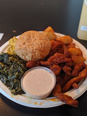 Hot chicken plate at Vegelicious in Nashville