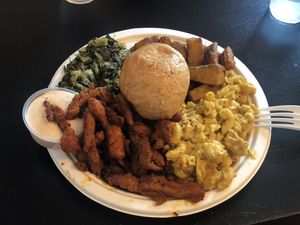 Hot chicken soul plate at Vegelicious in Nashville