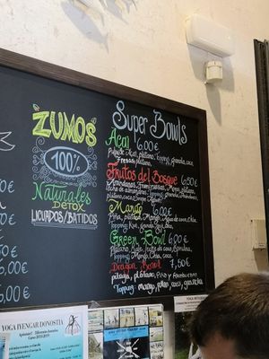 Oferta zumos at Alabama Cafe in San Sebastian