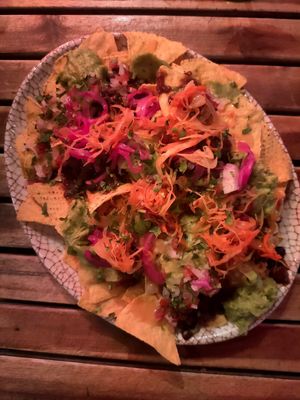 Nachos with chili at Amarre 69 in Barcelona
