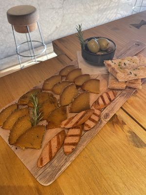 Cheese platter at Amarre 69 in Barcelona