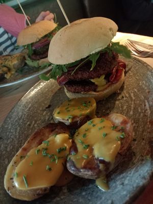 Big queen Burger at Amarre 69 in Barcelona