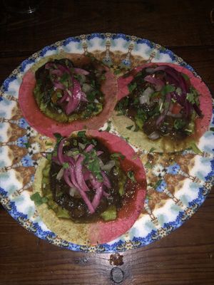 Taco bello con mucho relleno  at Amarre 69 in Barcelona