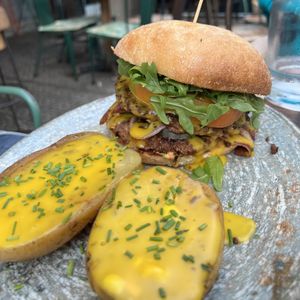 big queen burger  at Amarre 69 in Barcelona