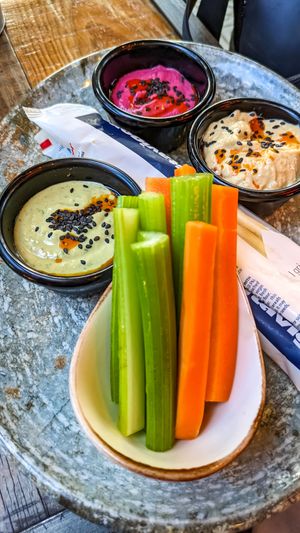 Hummus mix at Amarre 69 in Barcelona