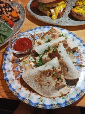"meat" quesadillas at Amarre 69 in Barcelona