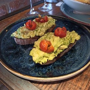 Torrada d'alvocat. at Amarre 69 in Barcelona