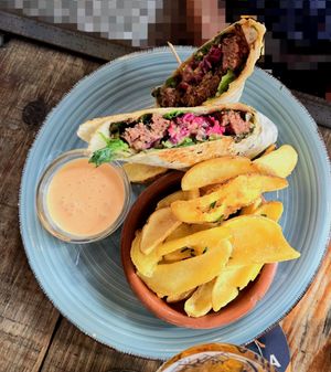 Burger wrap at Amarre 69 in Barcelona