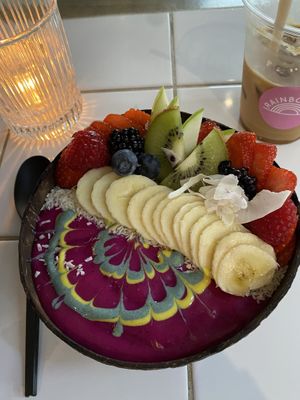 Pink rainbowl💕 at Rainbowls in Amsterdam