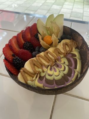 Açaí bowl  at Rainbowls in Amsterdam