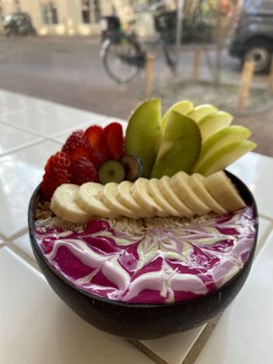Pink Bowl   at Rainbowls in Amsterdam