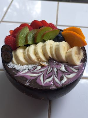 Green bowl at Rainbowls in Amsterdam