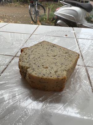 Lemon poppyseed breadd  at Rainbowls in Amsterdam