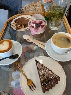 Coffees and cake at Rainbowls in Amsterdam