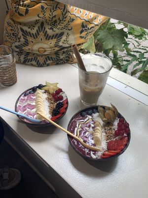 Bowls and iced coffee at Rainbowls in Amsterdam
