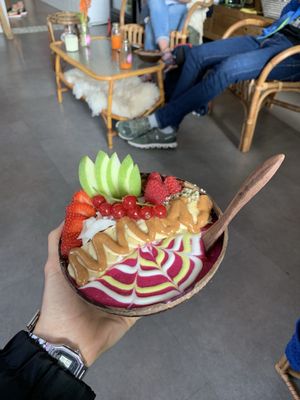 Pink Rainbow Bowl at Rainbowls in Amsterdam