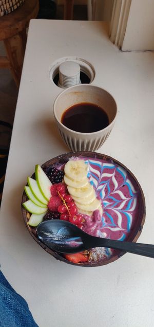 Violet at Rainbowls in Amsterdam