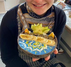 Blue smoothie bowl at Rainbowls in Amsterdam