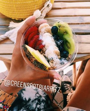 açaï bowl at Green Spot in Biarritz