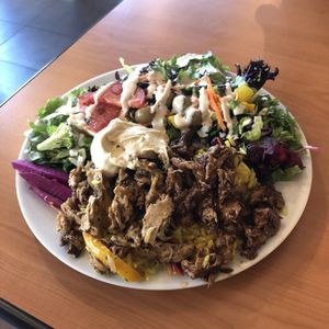 Assiette shish taouk avec shawarma at Juste Falafel in Montreal