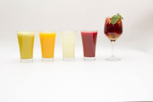 Sumos de fruta natural e Sangria! at Green in Paredes