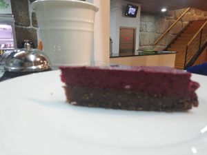 Bolo de chocolate e frutos vermelhos at Green in Paredes