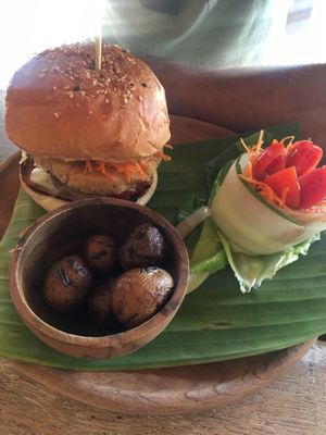 Hamburguesa de coliflor at Musa Cookery in 