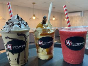 Cafe helado, Big Bang Caramel, Smoothie Del Bosque at NiceCream in Santiago