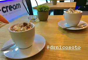 Chocolate caliente hot at NiceCream in Santiago