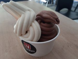 Chocolate and Caramel ice cream at NiceCream in Santiago