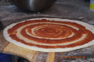 PIZZA LA MASA FRESACA CON TOMATE FRESCA  at Manso Pizzeria in Barcelona