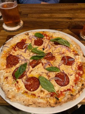 Amazing vegan pizza! Loads of different vegan pizza options: chorizo, chicken, even gamba/shrimp! Super nice waiter!  at Manso Pizzeria in Barcelona