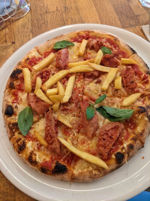 Mr Frankfurt vegano pizza at Manso Pizzeria in Barcelona