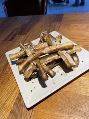 Berenjena frita con salsa de sésamo  at Manso Pizzeria in Barcelona