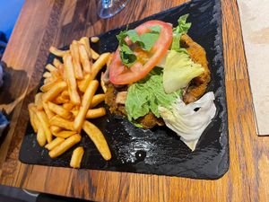 Hamburguesa vegana  at Manso Pizzeria in Barcelona
